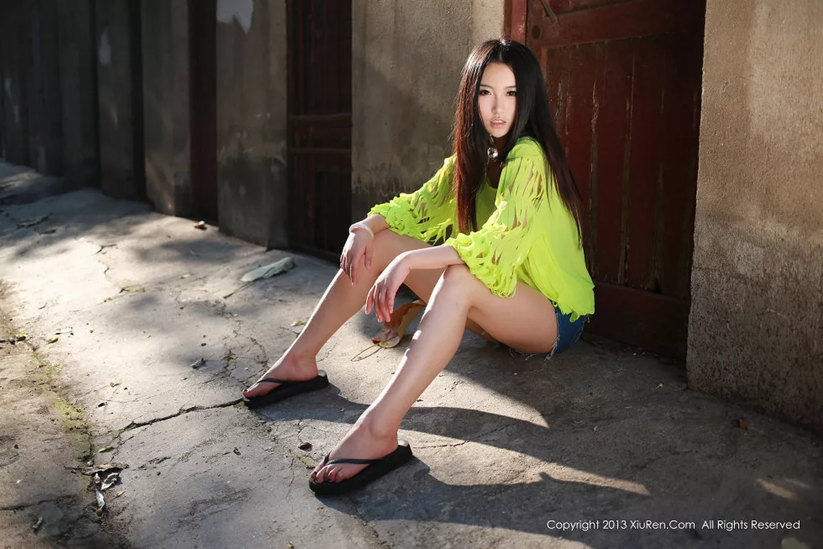 秀人集.com_[XiuRen秀人网]No.017_美媛女神MOON嘉依居家私房超级豪乳诱惑写真80P