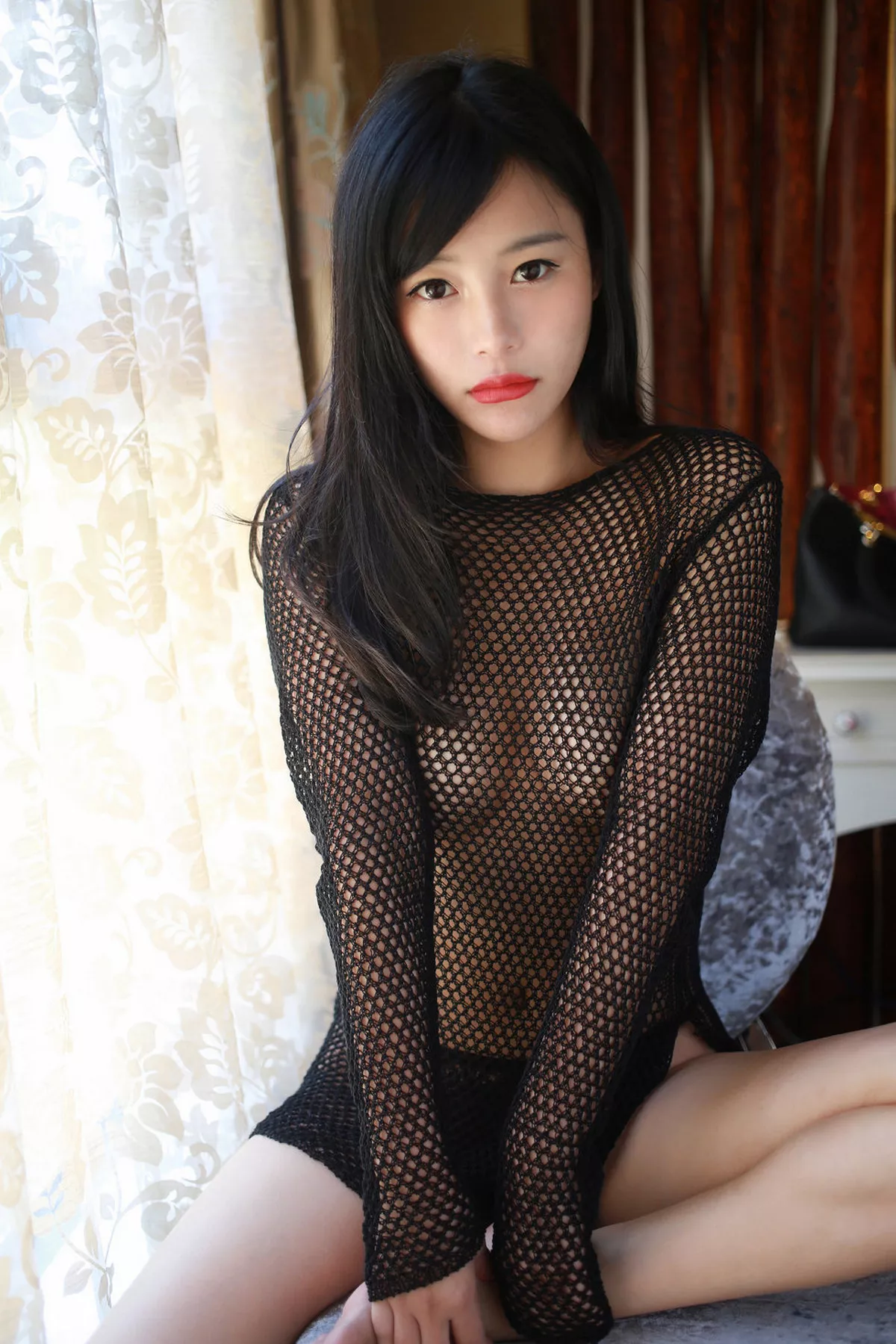 秀人集.com_[XiuRen秀人网]No.007_嫩模toro羽住黑丝内衣性感红唇激情诱惑写真70P