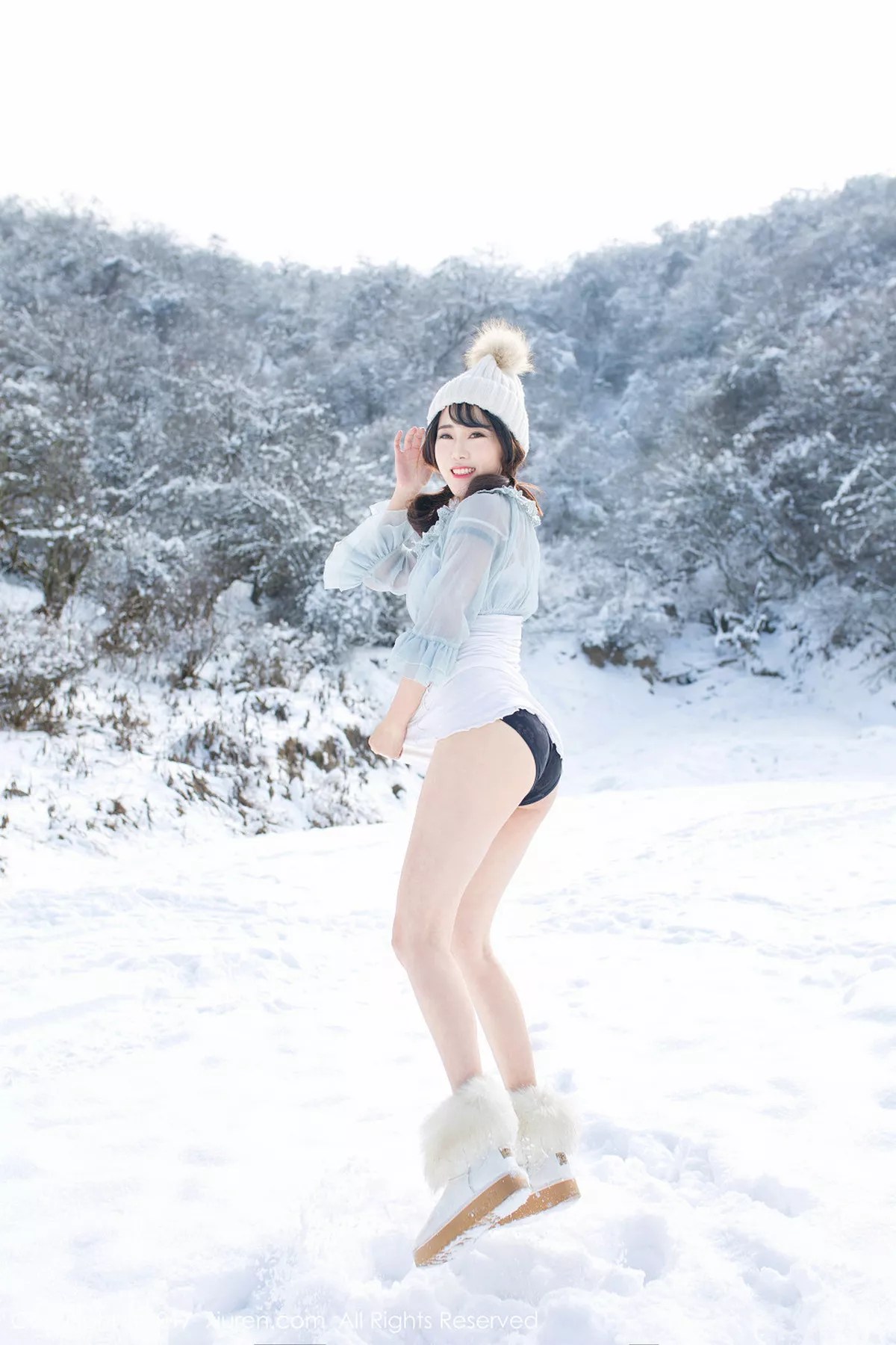 秀人集.com_[XiuRen秀人网]No.720_嫩模兜豆靓Youlina冰天雪地里黑色蕾丝内裤冰冷诱惑写真51P