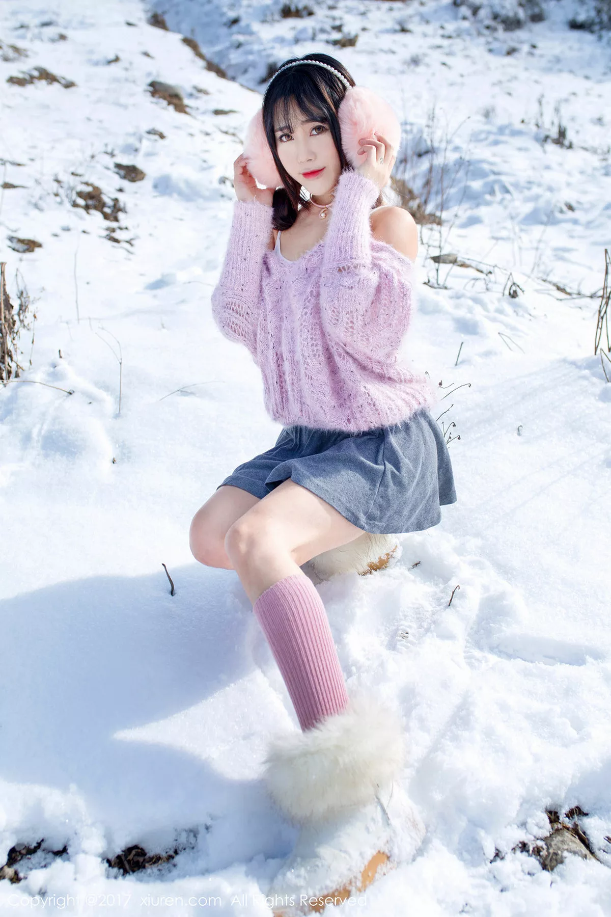 秀人集.com_[XiuRen秀人网]No.720_嫩模兜豆靓Youlina冰天雪地里黑色蕾丝内裤冰冷诱惑写真51P
