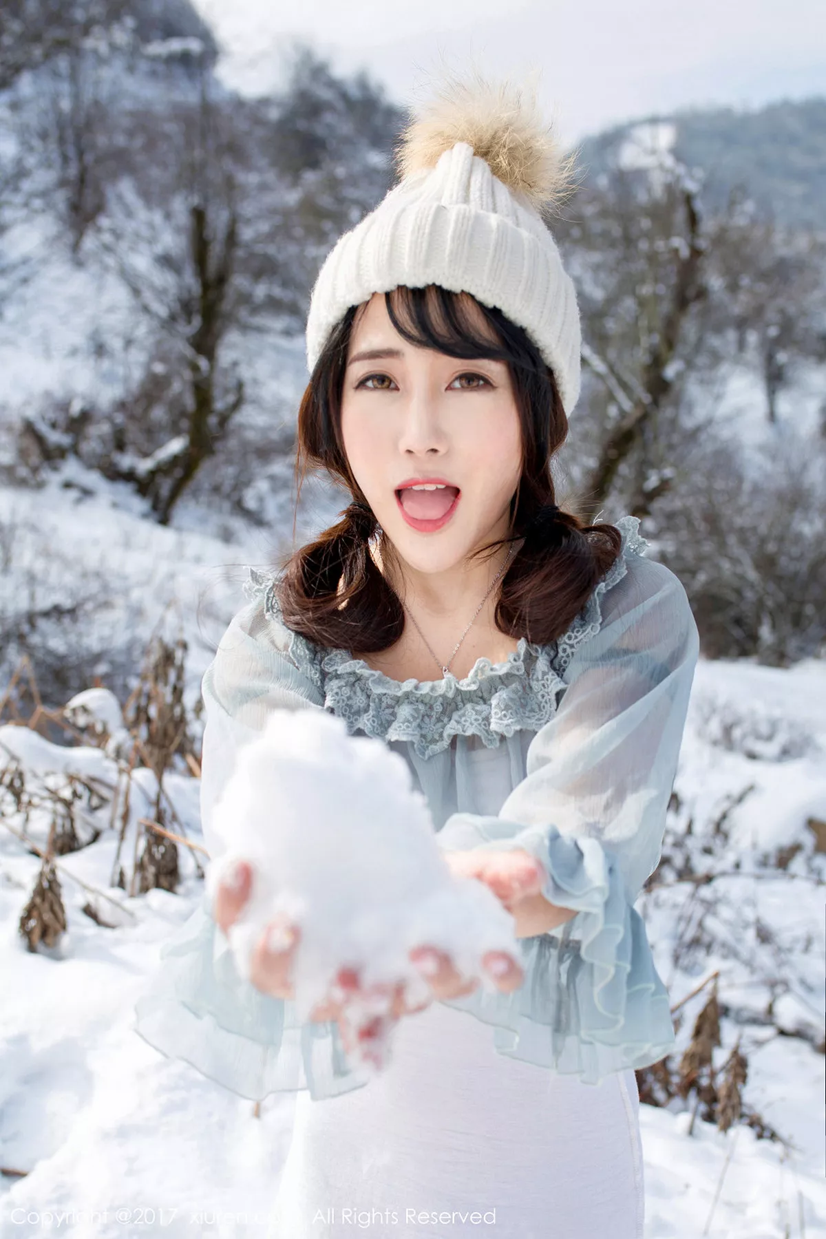 秀人集.com_[XiuRen秀人网]No.720_嫩模兜豆靓Youlina冰天雪地里黑色蕾丝内裤冰冷诱惑写真51P