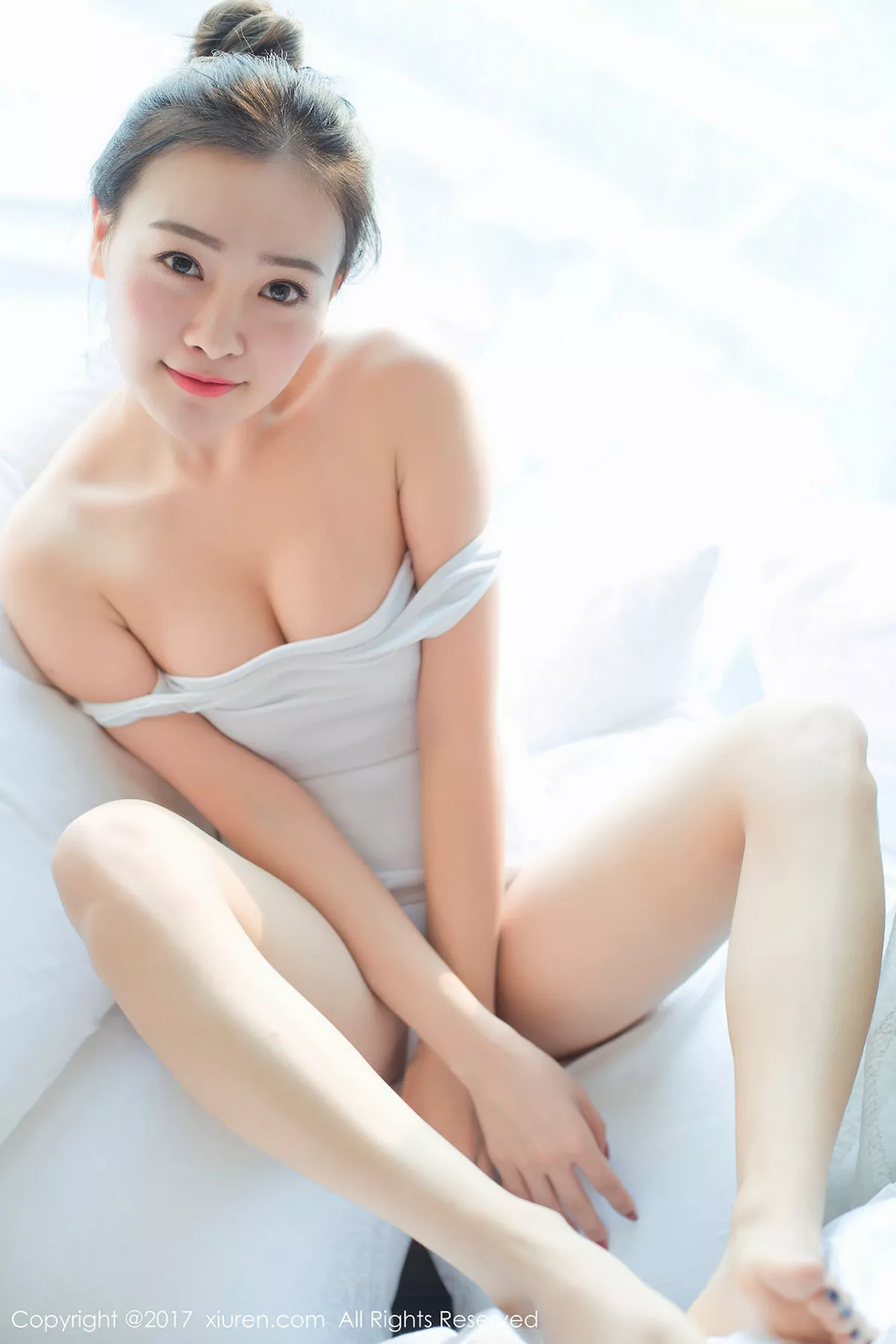 秀人集.com_[XiuRen秀人网]No.684_嫩模芈琳娜居家蓝色低胸体操服秀美胸白色死库水性感写真62P