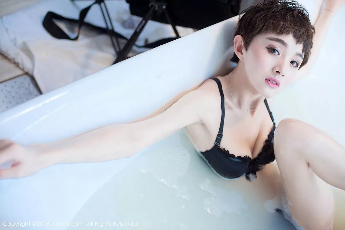 秀人集.com_[XiuRen秀人网]No.657_嫩模baby_kiki浴缸里性感黑色内衣秀白嫩豪乳诱惑写真70P