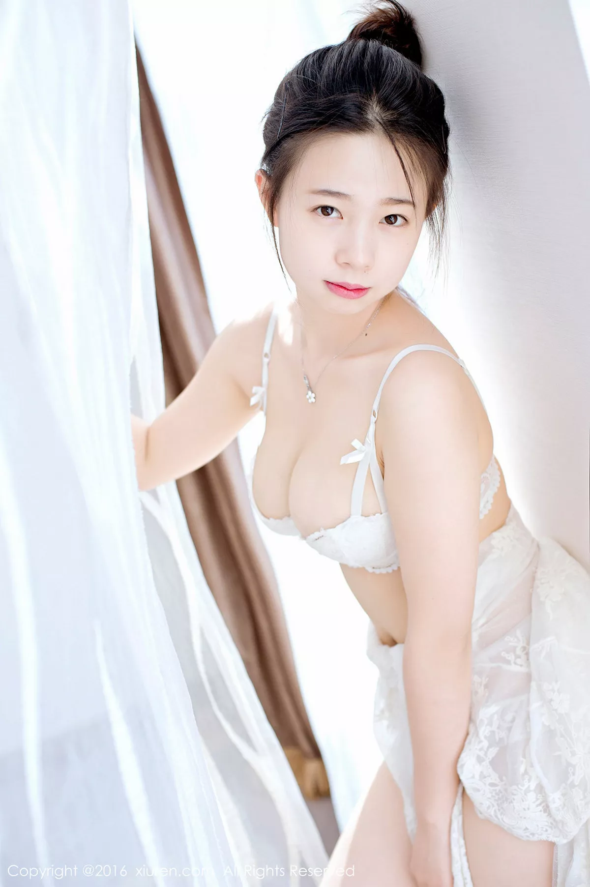 秀人集.com_[XiuRen秀人网]No.641_嫩模草莓zz智齿美少女白色日系死库水秀傲人巨乳写真64P