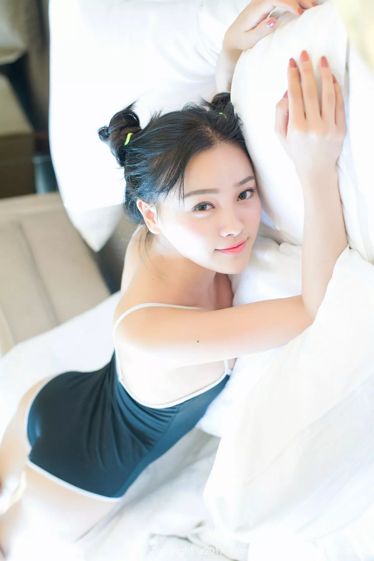 秀人集.com_[XiuRen秀人网]No.684_嫩模芈琳娜居家蓝色低胸体操服秀美胸白色死库水性感写真62P