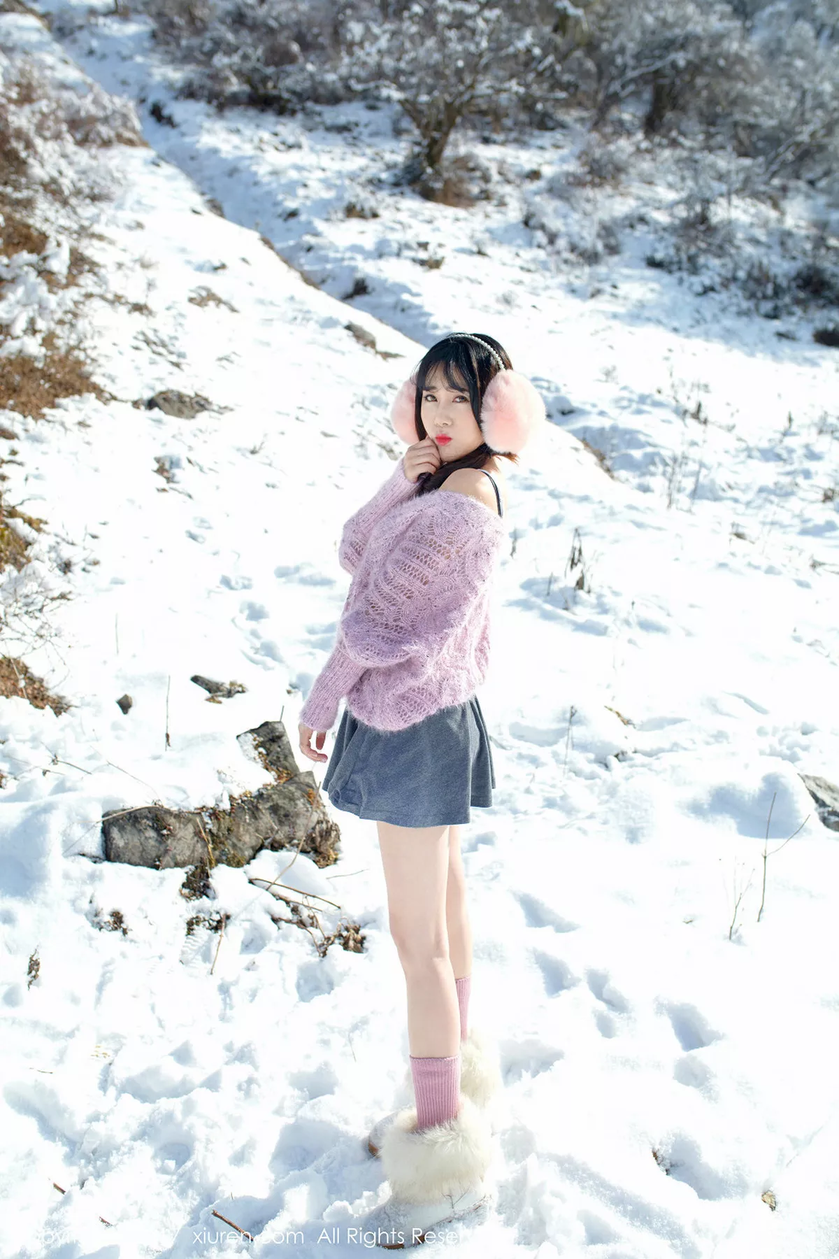 秀人集.com_[XiuRen秀人网]No.720_嫩模兜豆靓Youlina冰天雪地里黑色蕾丝内裤冰冷诱惑写真51P