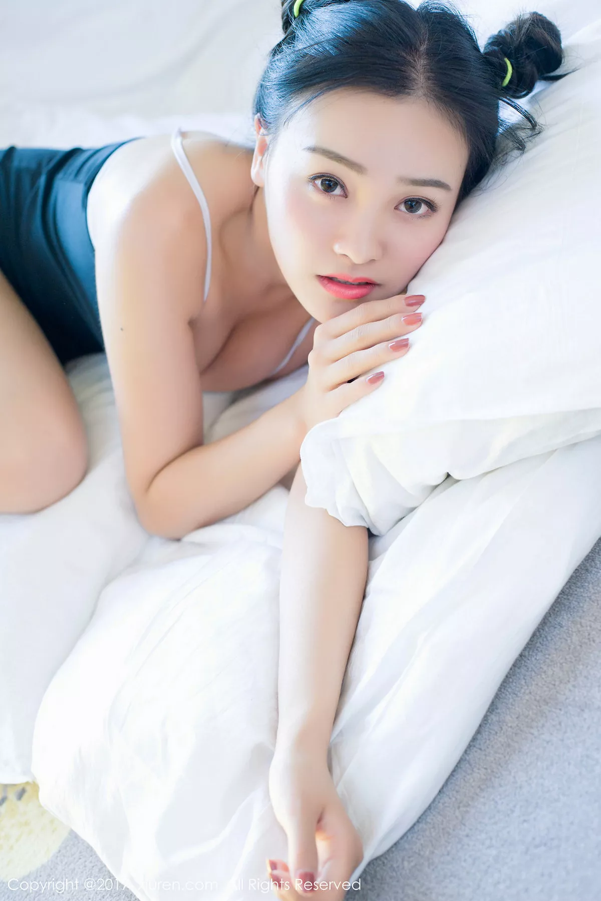 秀人集.com_[XiuRen秀人网]No.684_嫩模芈琳娜居家蓝色低胸体操服秀美胸白色死库水性感写真62P