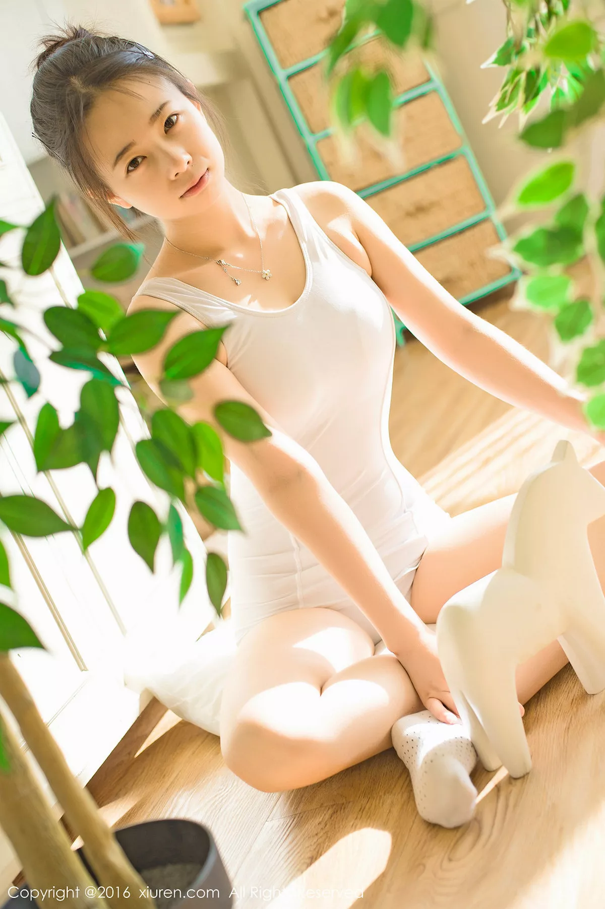 秀人集.com_[XiuRen秀人网]No.641_嫩模草莓zz智齿美少女白色日系死库水秀傲人巨乳写真64P
