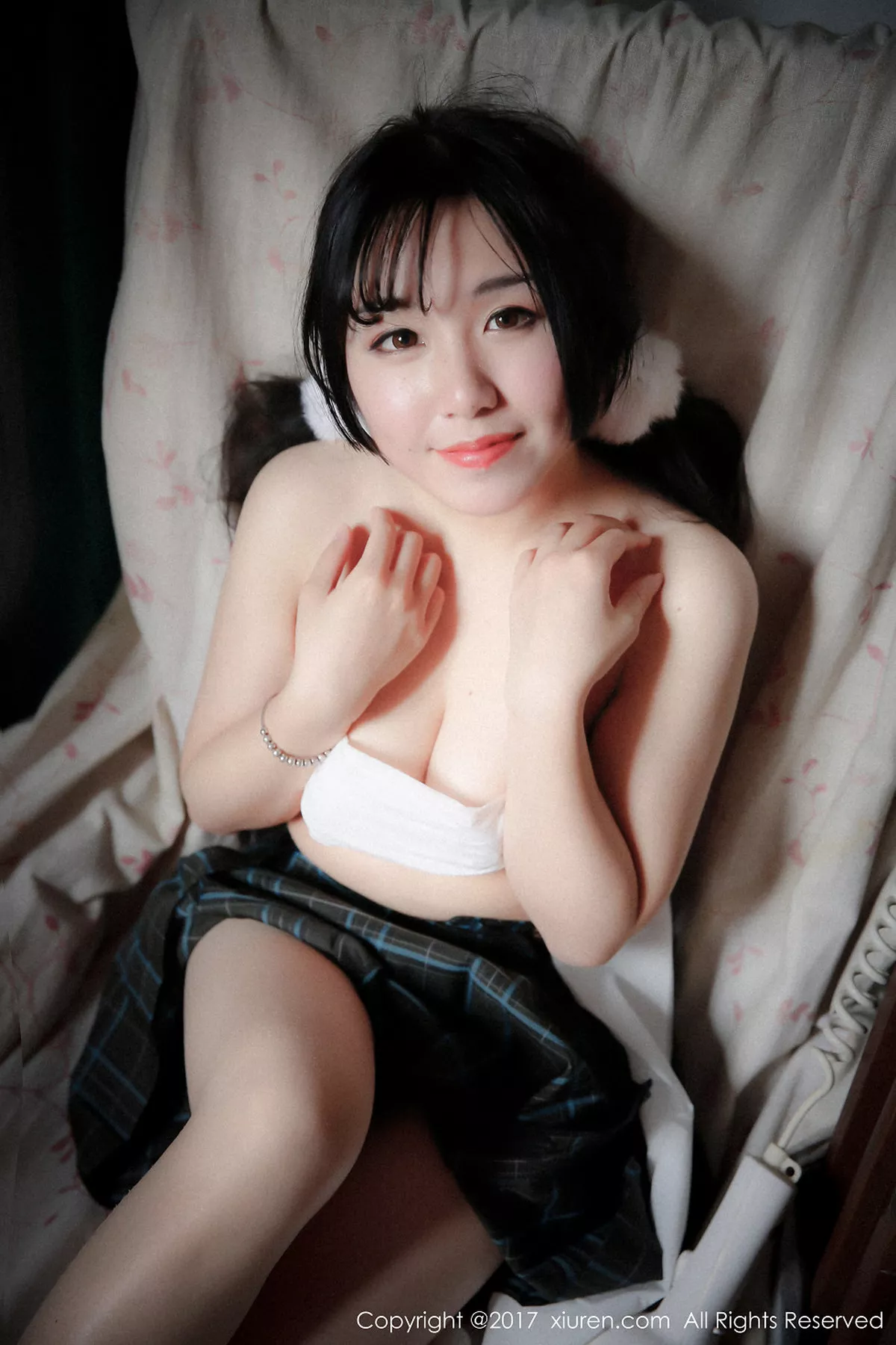 秀人集.com_[XiuRen秀人网]No.742_嫩模V菜居家私房全裸上身秀雪嫩豪乳娇羞迷人写真50P