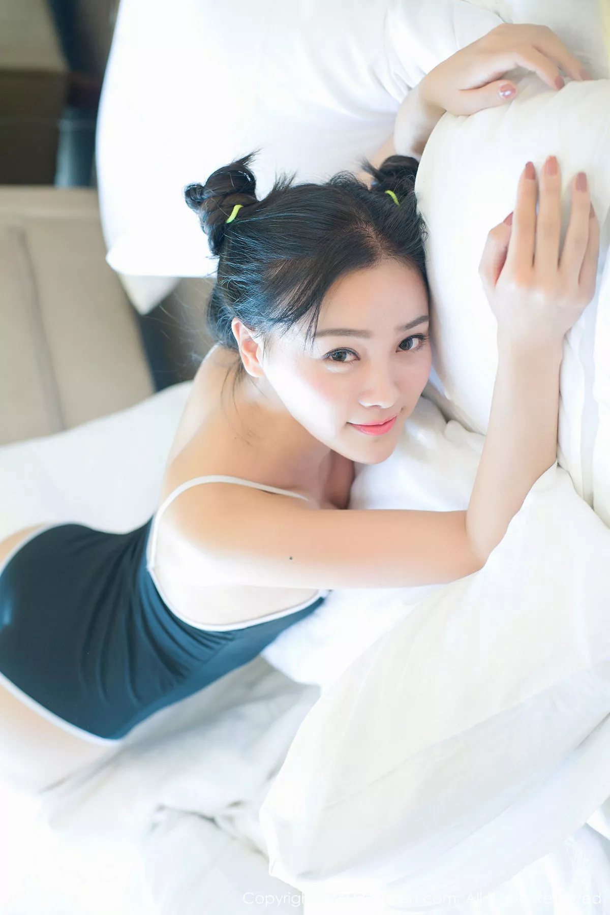 秀人集.com_[XiuRen秀人网]No.684_嫩模芈琳娜居家蓝色低胸体操服秀美胸白色死库水性感写真62P