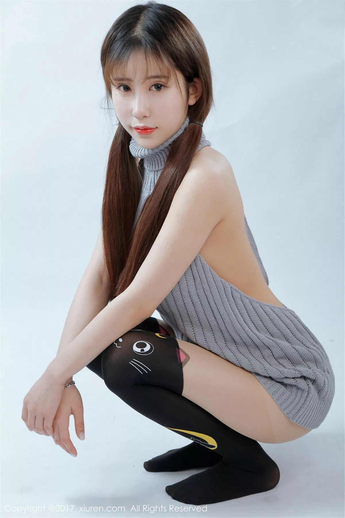 秀人集.com_[XiuRen秀人网]No.749_巨乳萝莉萝莉悠悠酱开背毛衣秀白嫩肌肤真空侧露豪乳诱惑写真41P