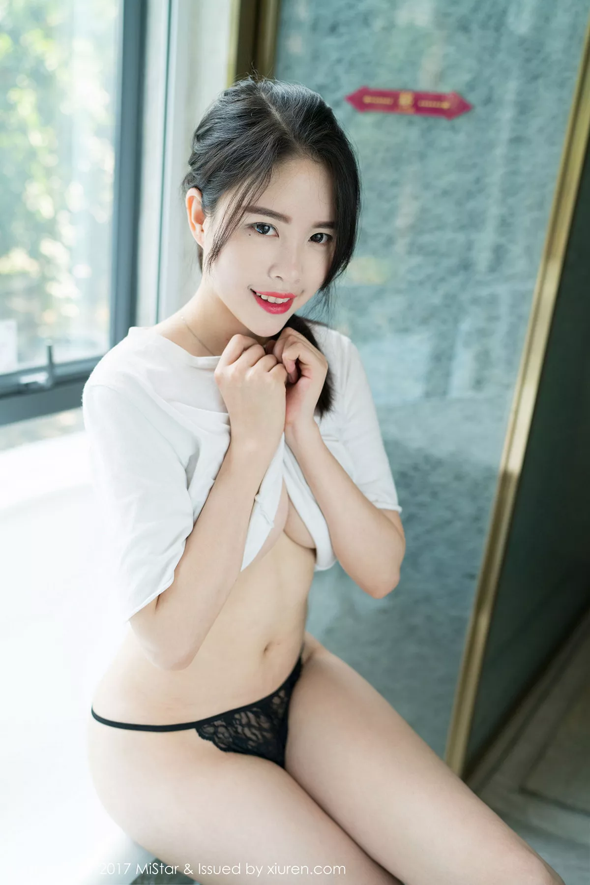 秀人集.com_[XiuRen秀人网]No.769_嫩模莉尔撩白色上衣露半球黑色蕾丝丁字裤撩人诱惑写真45P