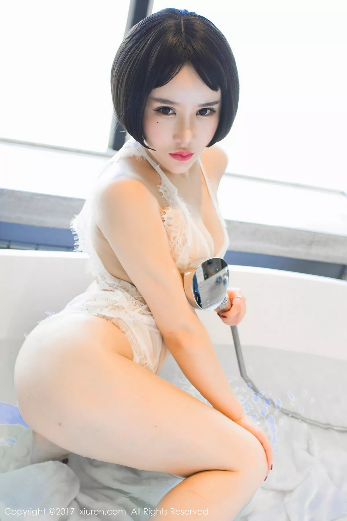 秀人集.com_[XiuRen秀人网]No.770_短发嫩模佑熙白色蕾丝边情趣内衣浴缸里湿身诱惑写真56P