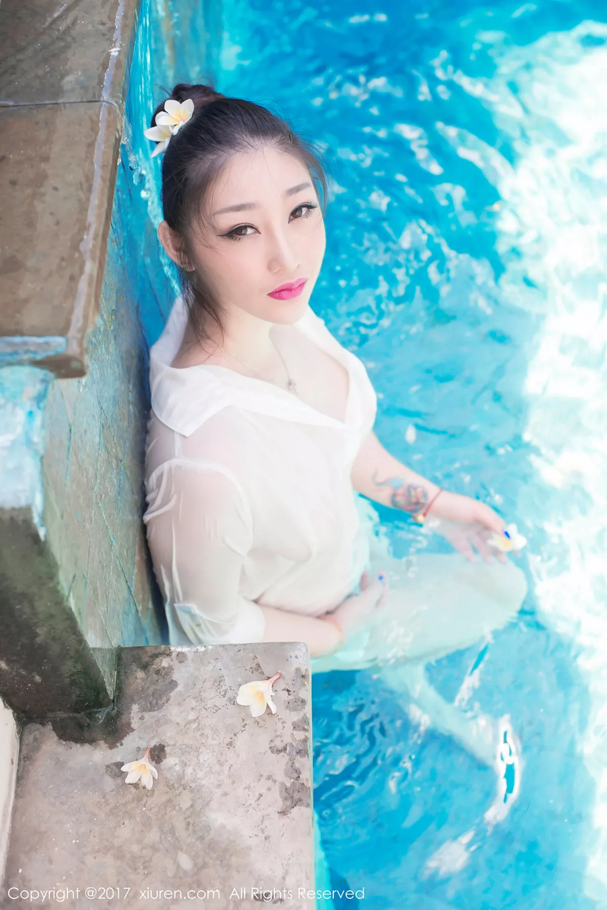 秀人集.com_[XiuRen秀人网]No.781_嫩模妲己_Toxic室外浴缸里全裸泡泡浴大尺度爆乳诱惑写真56P