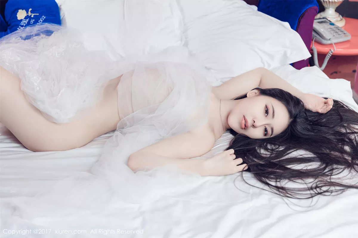 秀人集.com_[XiuRen秀人网]No.818_嫩模Suki_baby床上雪白婚纱秀完美身姿全脱惹火诱惑写真49P