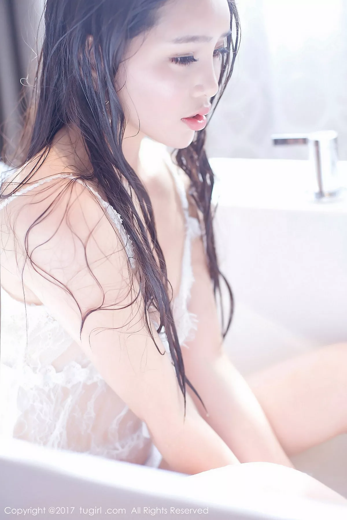 秀人集.com_[XiuRen秀人网]No.792_混血美女艾弥居家浴缸里白色蕾丝内衣透视秀美乳诱惑写真49P