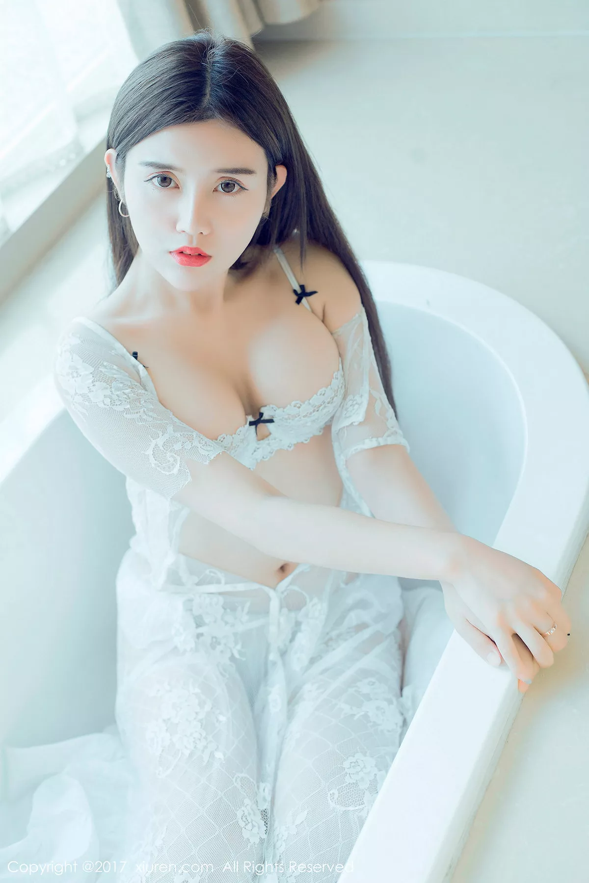 秀人集.com_[XiuRen秀人网]No.813_嫩模兔子NINA居家浴缸里白色蕾丝内衣秀傲人豪乳诱惑写真50P