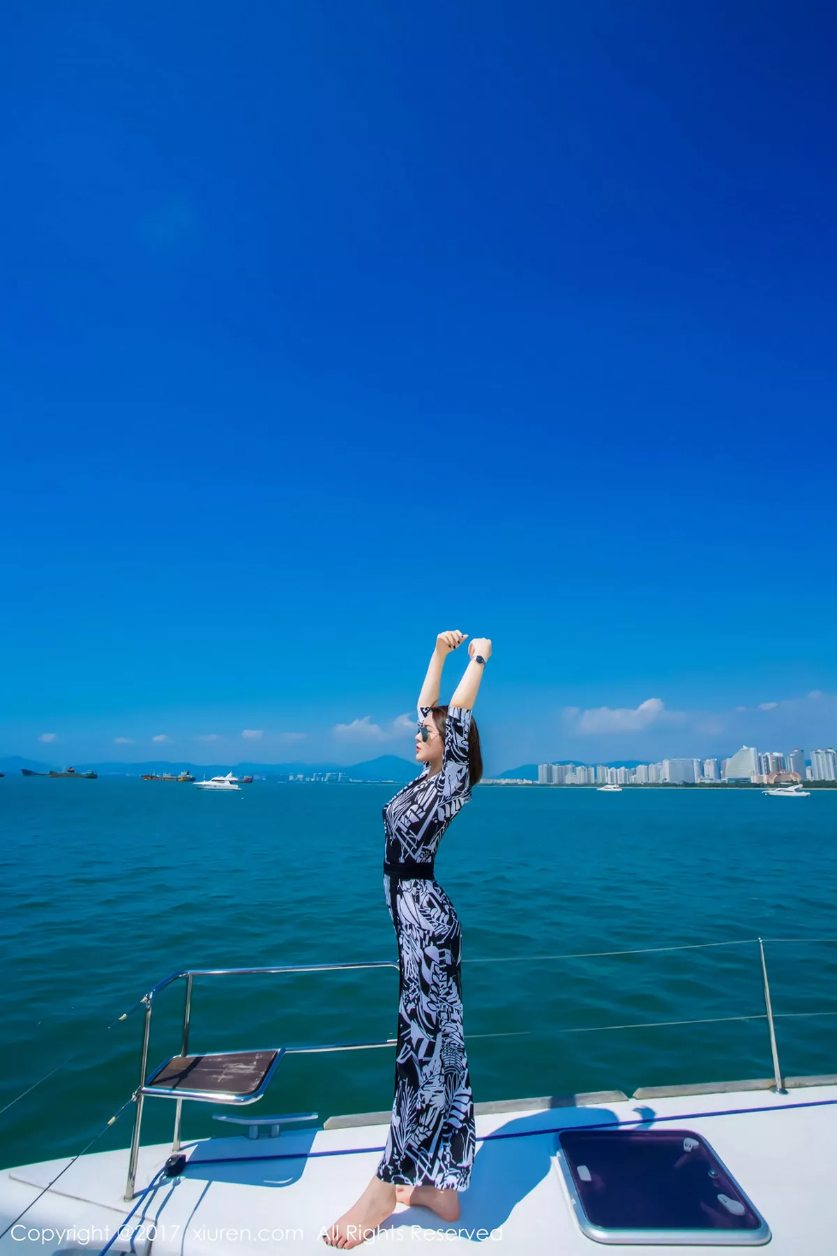 秀人集.com_[XiuRen秀人网]No.858_嫩模廿十海南三亚旅拍蓝天白云海边性感比基尼写真45P
