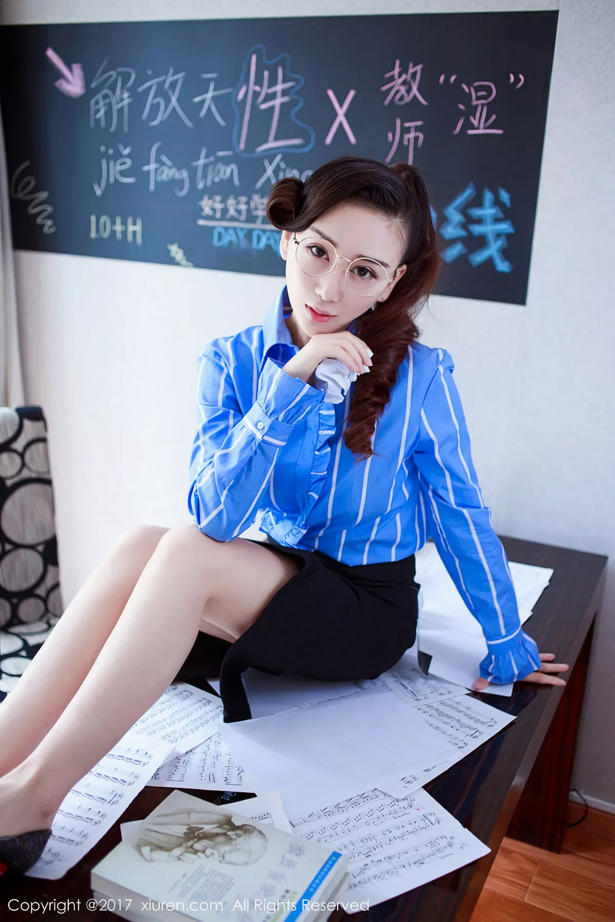 秀人集.com_[XiuRen秀人网]No.852_性感女神邹晶晶女王教师OL真空血滴子遮点撩人诱惑写真50P