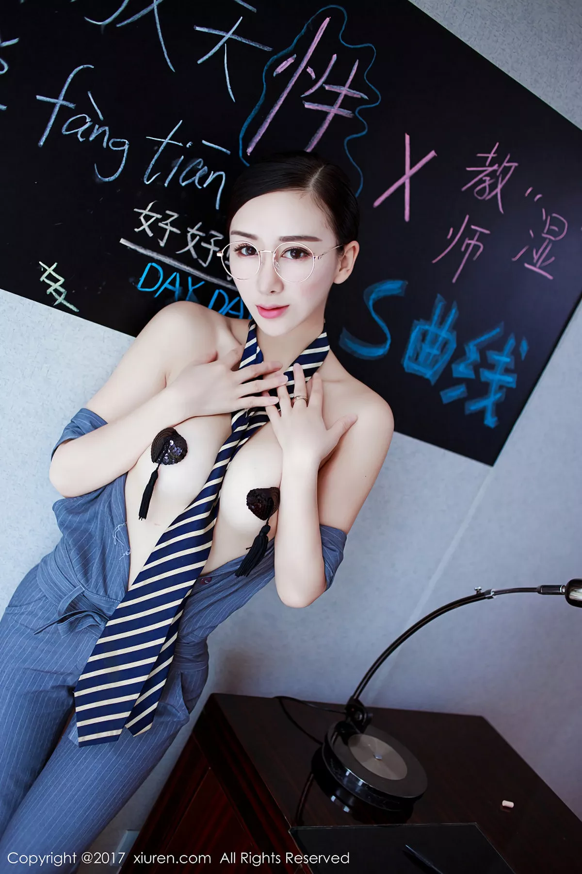 秀人集.com_[XiuRen秀人网]No.852_性感女神邹晶晶女王教师OL真空血滴子遮点撩人诱惑写真50P
