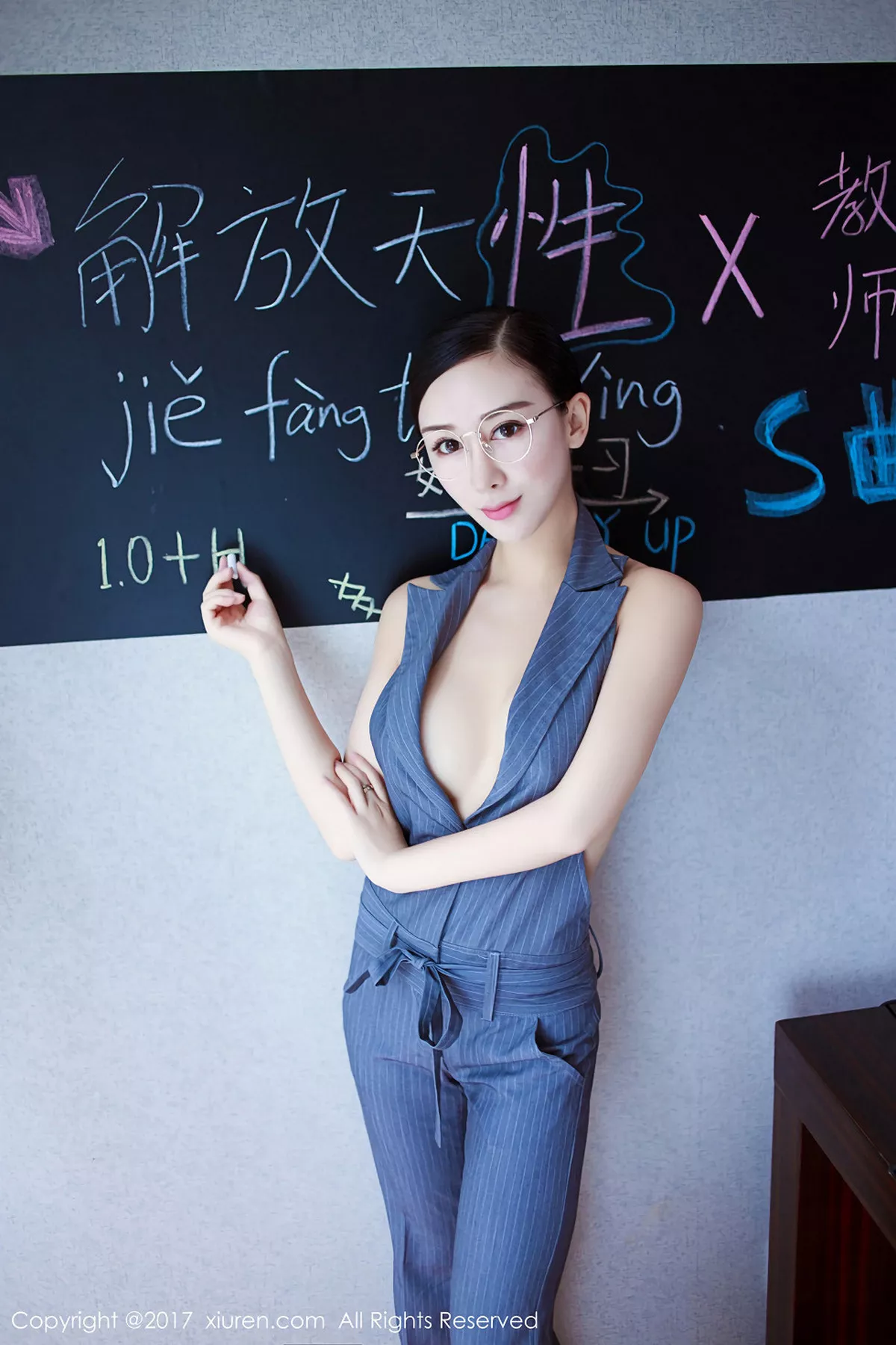 秀人集.com_[XiuRen秀人网]No.852_性感女神邹晶晶女王教师OL真空血滴子遮点撩人诱惑写真50P