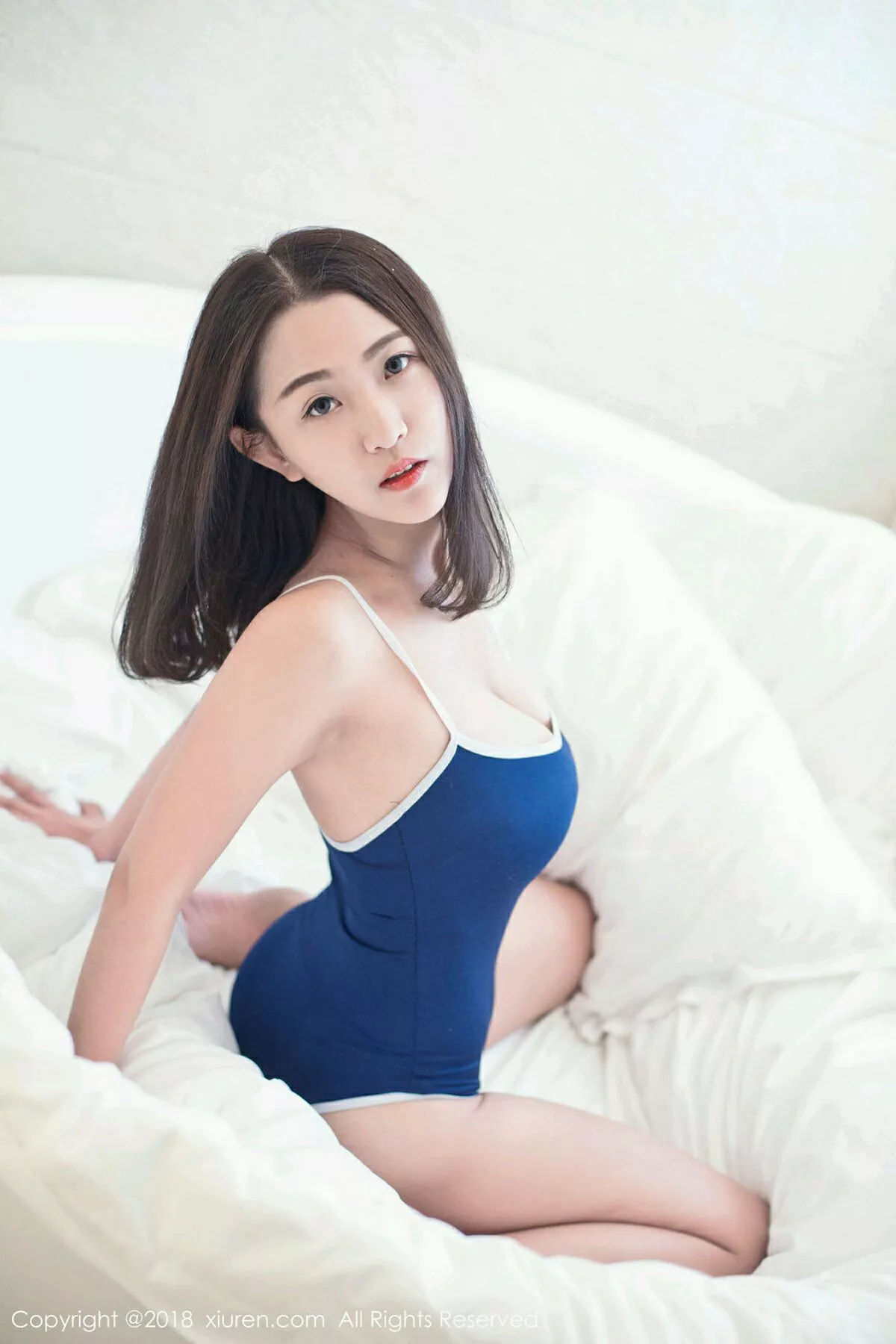 秀人集.com_[XiuRen秀人网]No.964_高挑嫩模七月Julie私房低胸连体服+蕾丝浴室湿身诱惑写真48P