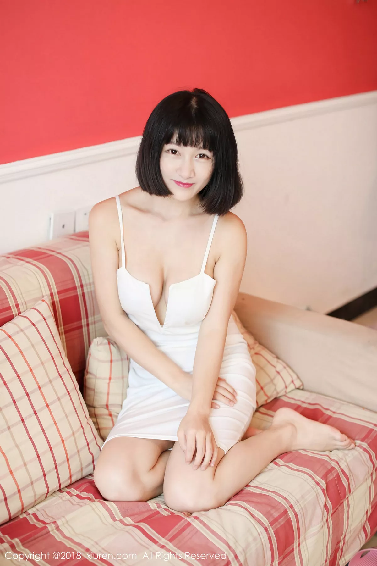秀人集.com_[XiuRen秀人网]No.1012_嫩模小探戈居家红色蕾丝内衣+白色吊带裙秀完美身材写真30P
