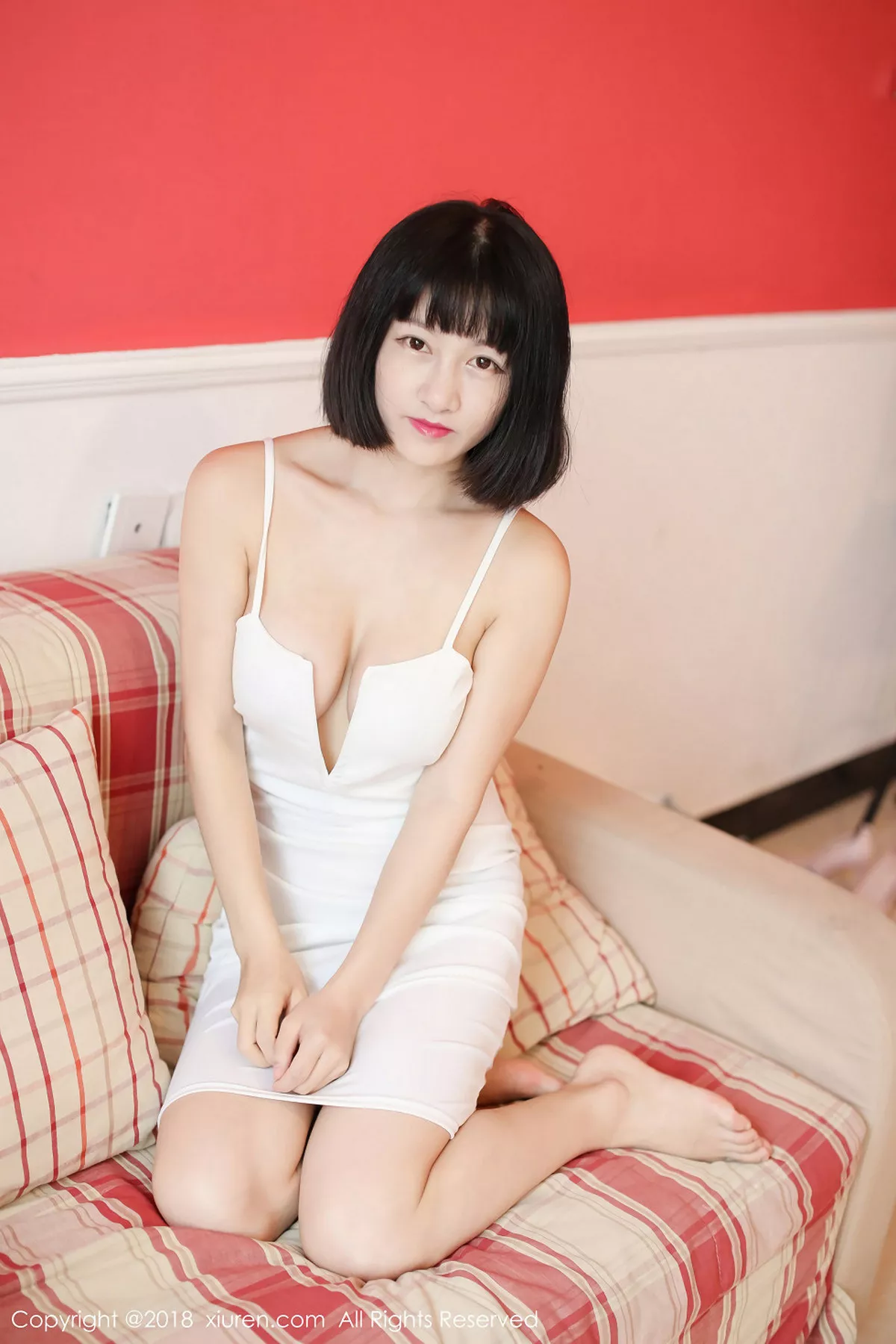 秀人集.com_[XiuRen秀人网]No.1012_嫩模小探戈居家红色蕾丝内衣+白色吊带裙秀完美身材写真30P