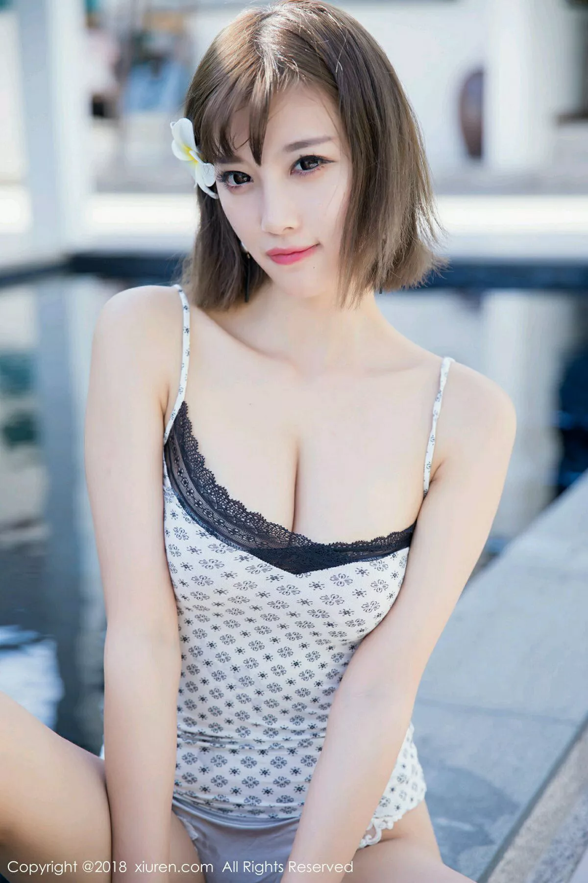 秀人集.com_[XiuRen秀人网]No.1039_甜美女神杨晨晨sugar甲米旅拍旗袍半脱秀黑色内衣诱惑写真48P