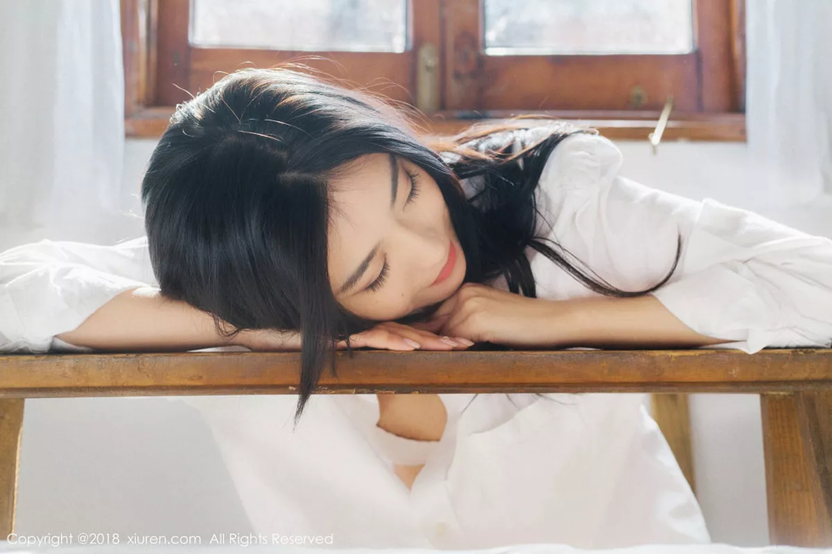 秀人集.com_[XiuRen秀人网]No.1024_女神许诺Sabrina居家早安女友系列床上慵懒迷人写真82P