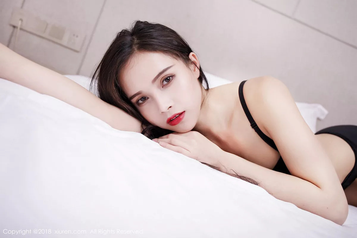 秀人集.com_[XiuRen秀人网]No.1041_嫩模小羽居家私房性感黑色内衣秀白嫩肌肤迷人诱惑写真50P