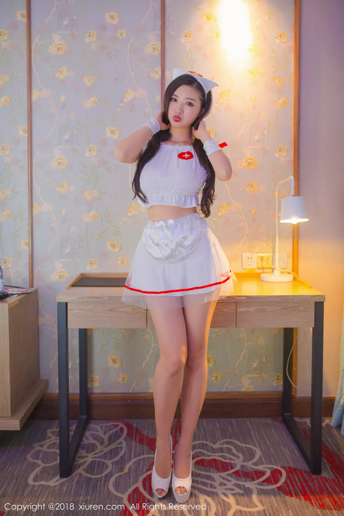 秀人集.com_[XiuRen秀人网]No.1052_女神宋-KiKi私房温柔兔女郎+性感护士装完美制服诱惑写真54P