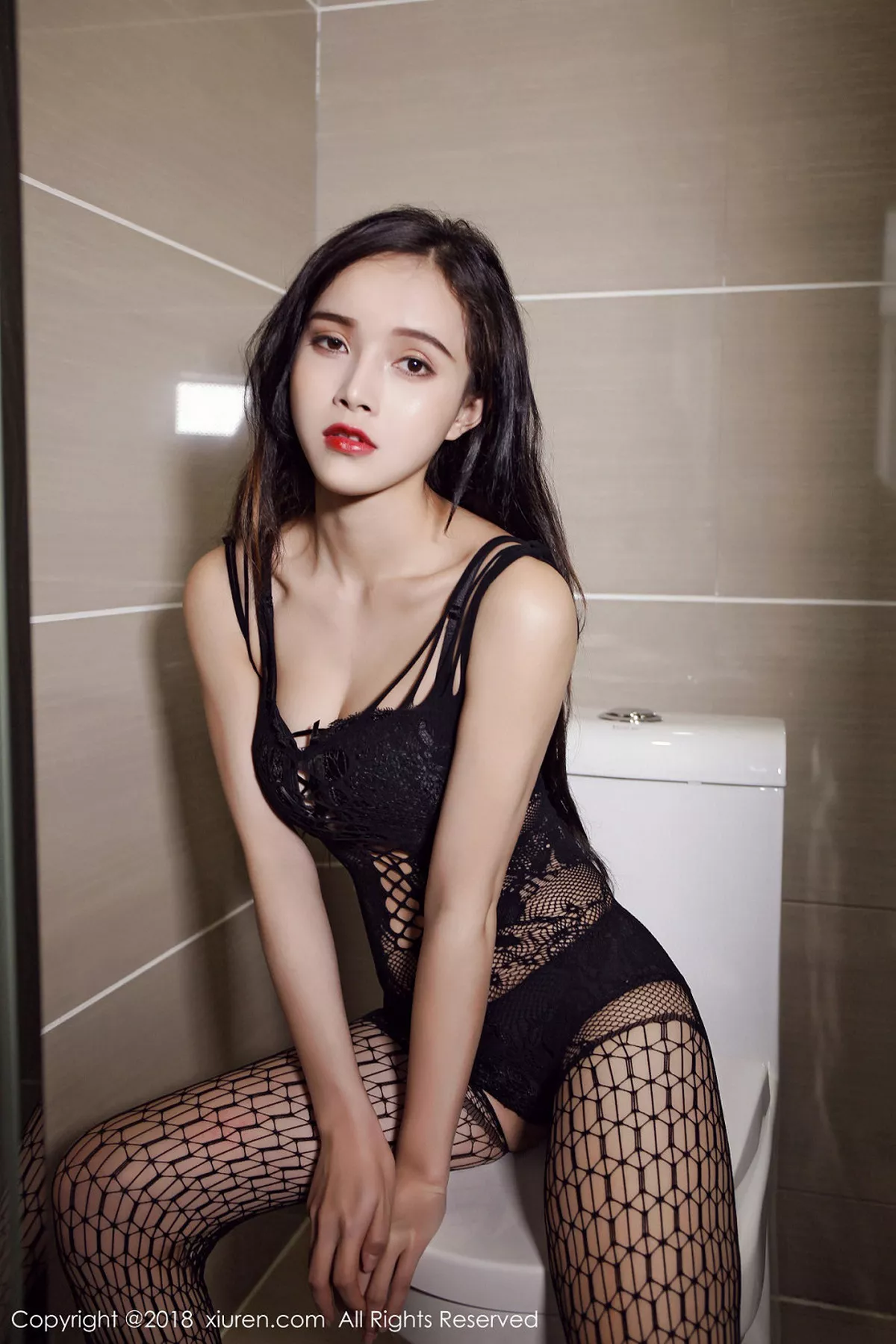 秀人集.com_[XiuRen秀人网]No.1041_嫩模小羽居家私房性感黑色内衣秀白嫩肌肤迷人诱惑写真50P