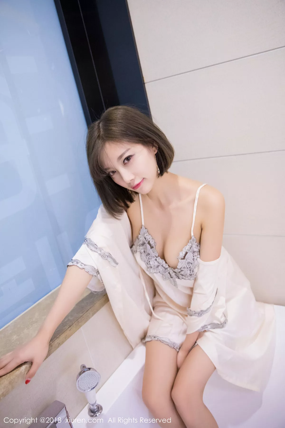 秀人集.com_[XiuRen秀人网]No.1045_甜美女神杨晨晨sugar白色吊带睡裙秀完美身材性感写真53P