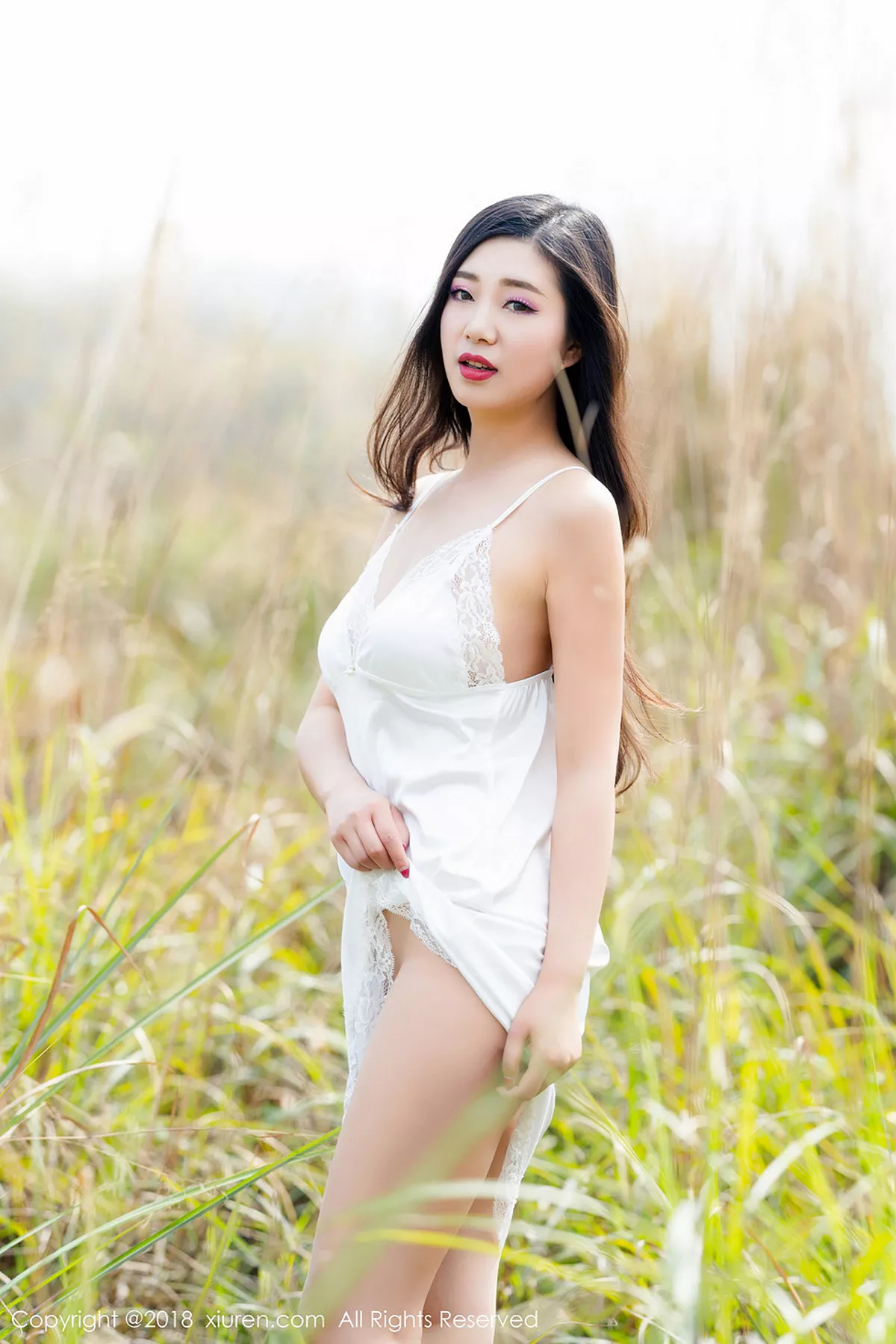 秀人集.com_[XiuRen秀人网]No.1076_女神宋KiKi户外脱白色长裙秀蕾丝印花内衣爆乳诱惑写真32P