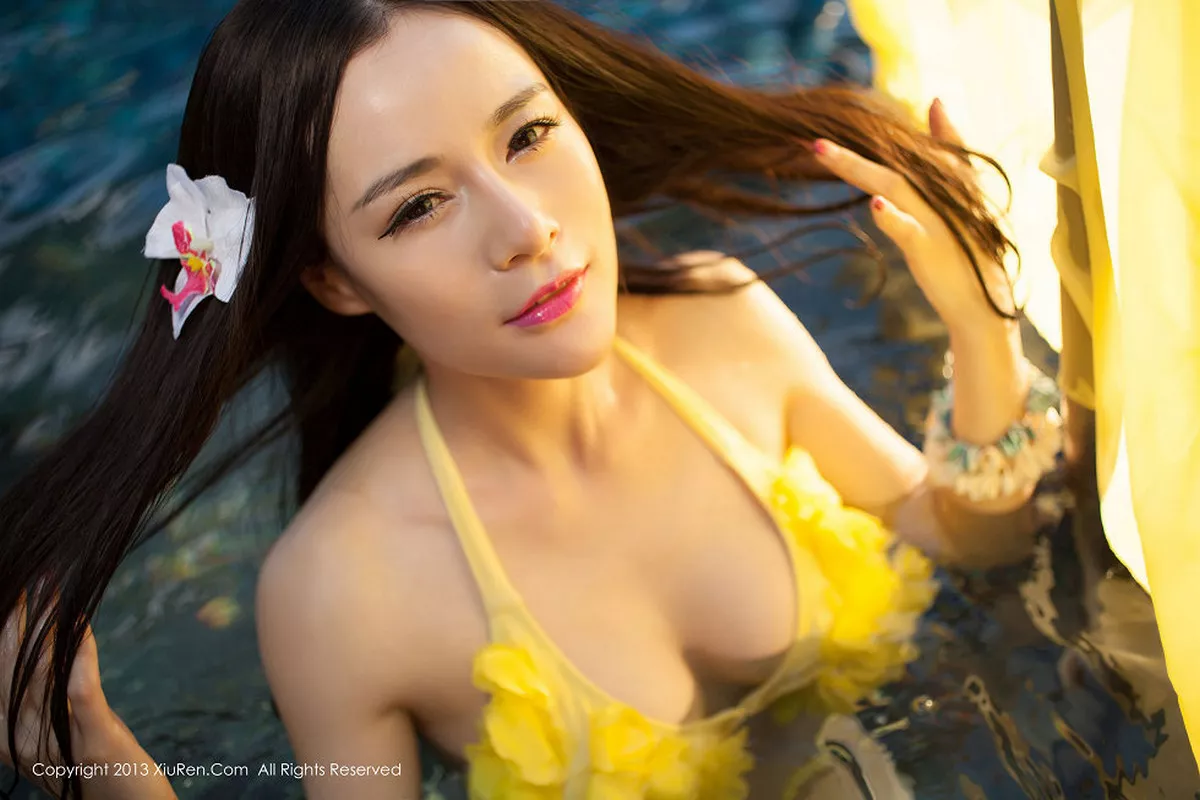 秀人集.com_[XiuRen秀人网]No.069_嫩模nancy小姿白色情趣内衣泳池里湿身诱惑写真73P