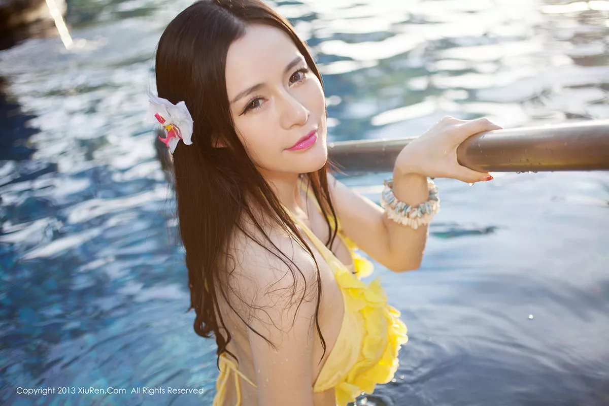 秀人集.com_[XiuRen秀人网]No.069_嫩模nancy小姿白色情趣内衣泳池里湿身诱惑写真73P