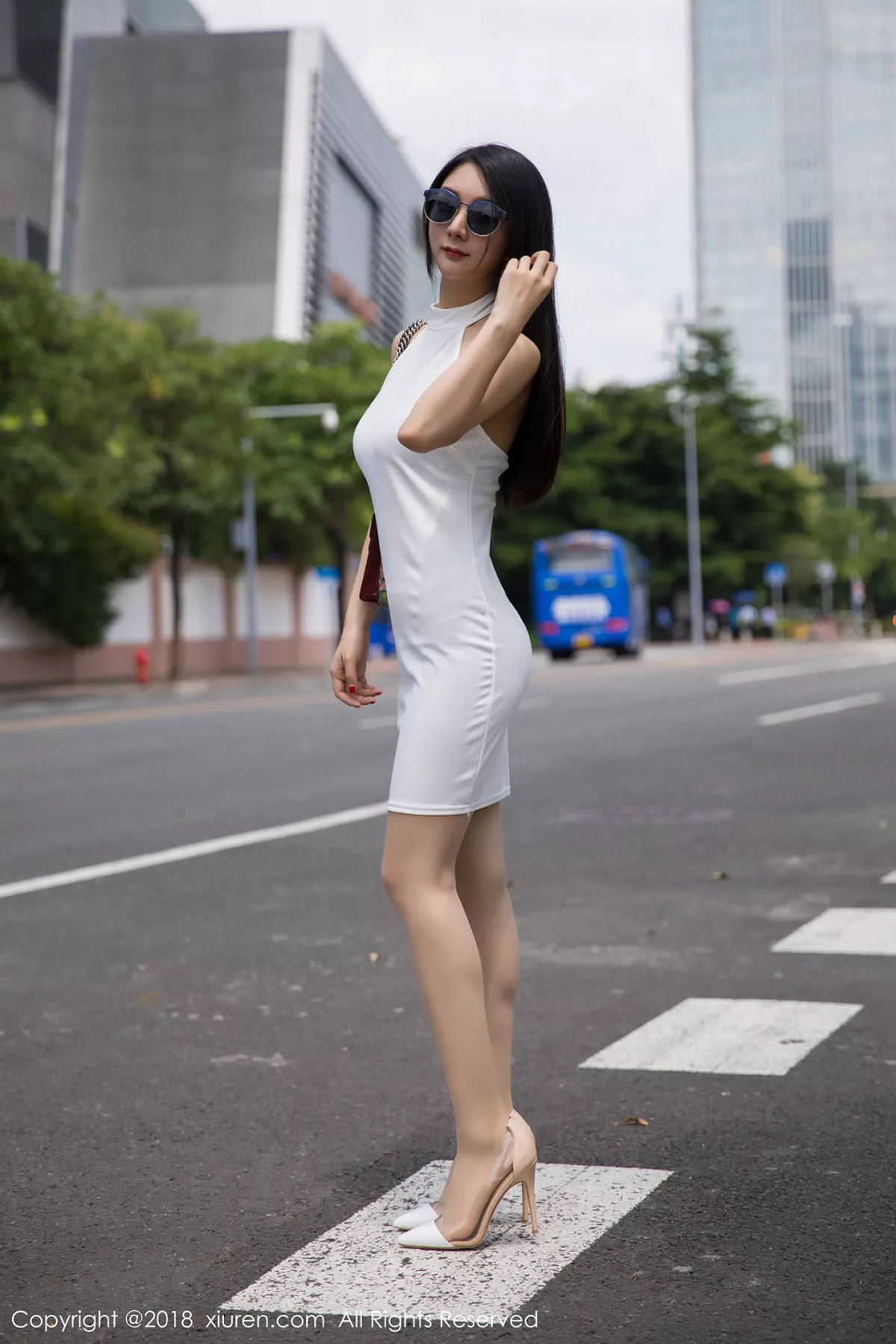 秀人集.com_[XiuRen秀人网]No.1149_女神Angela小热巴室外车拍系列肉丝裤袜撩人姿势诱惑写真76P