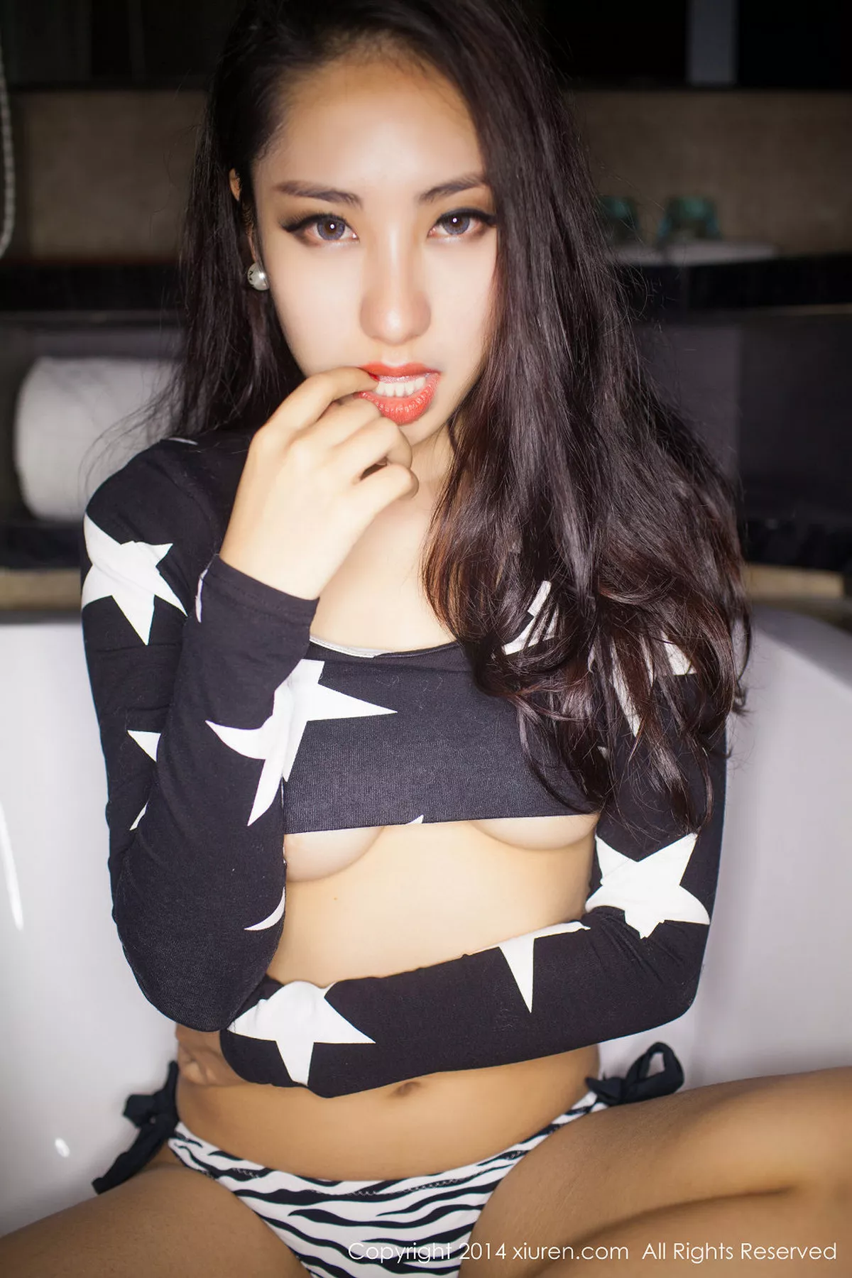 秀人集.com_[XiuRen秀人网]No.094_嫩模不性感女人Annie浴缸里酥胸半露诱惑写真55P
