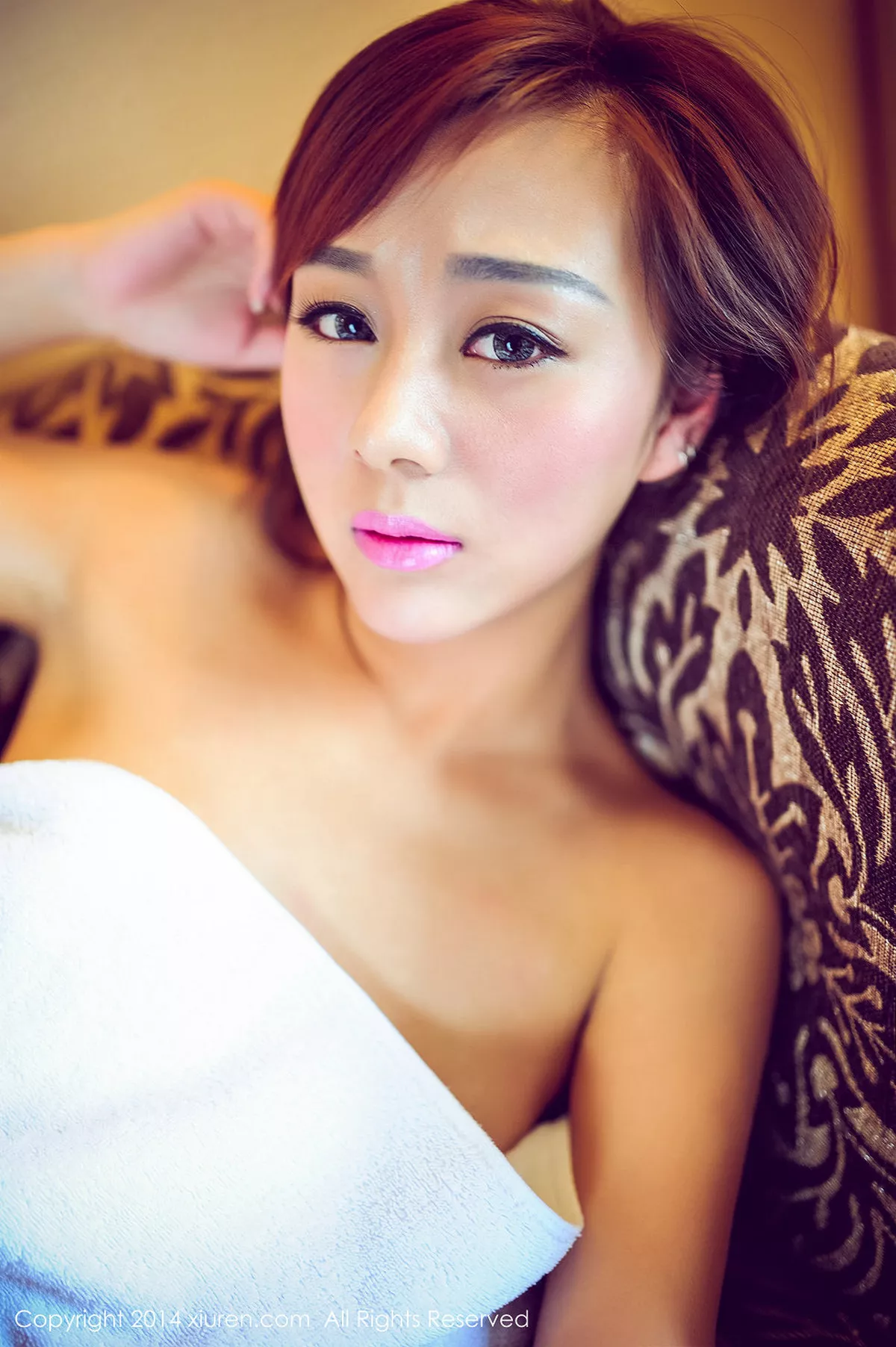 秀人集.com_[XiuRen秀人网]No.112_嫩模周美美alicia私房情趣睡裙大床上秀诱人美体写真45P