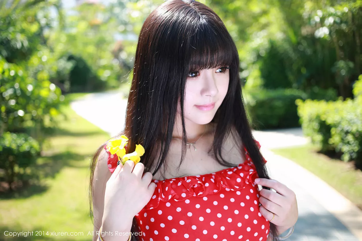 秀人集.com_[XiuRen秀人网]No.164_嫩模Barbie可儿三亚旅拍红色上衣真空秀傲人美乳写真46P