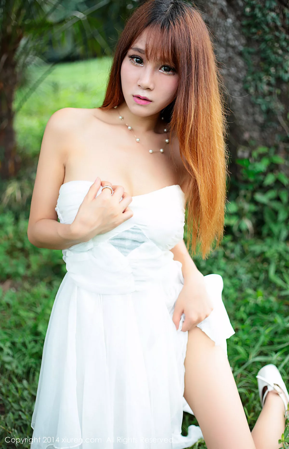 秀人集.com_[XiuRen秀人网]No.194_嫩模子纯儿Annie户外白色连身裙下黑色蕾丝内裤诱惑写真51P