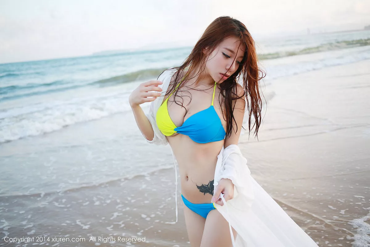 秀人集.com_[XiuRen秀人网]No.157_嫩模vetiver嘉宝贝儿海边彩色比基尼秀傲人美胸性感写真40P