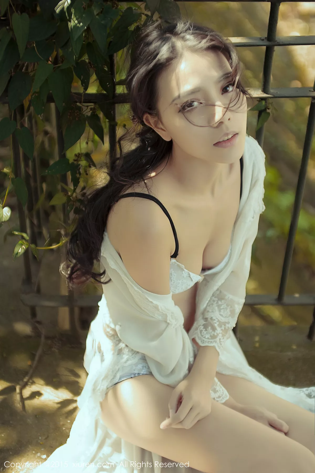 秀人集.com_[XiuRen秀人网]No.297_性感女神HONEYAL书本挡胸半裸秀豪乳完美诱惑写真50P