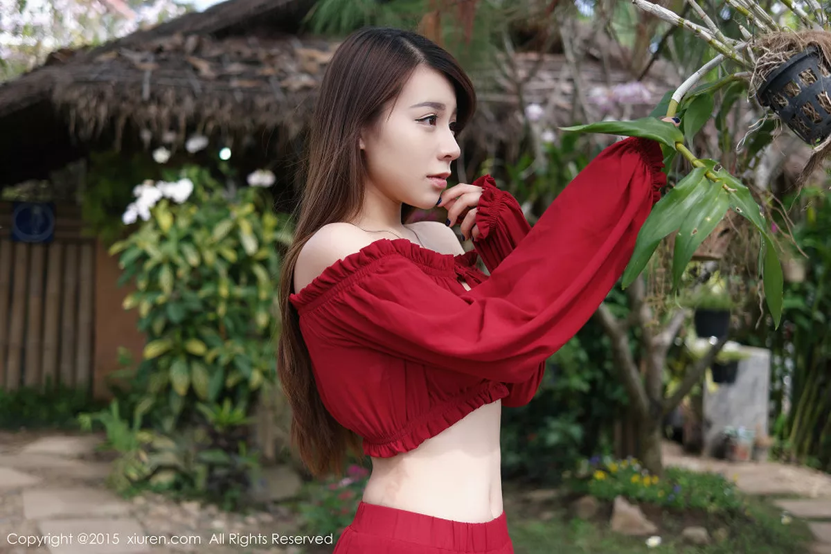 秀人集.com_[XiuRen秀人网]No.303_嫩模vetiver嘉宝贝儿泰国旅拍火红长裙性感迷人写真49P