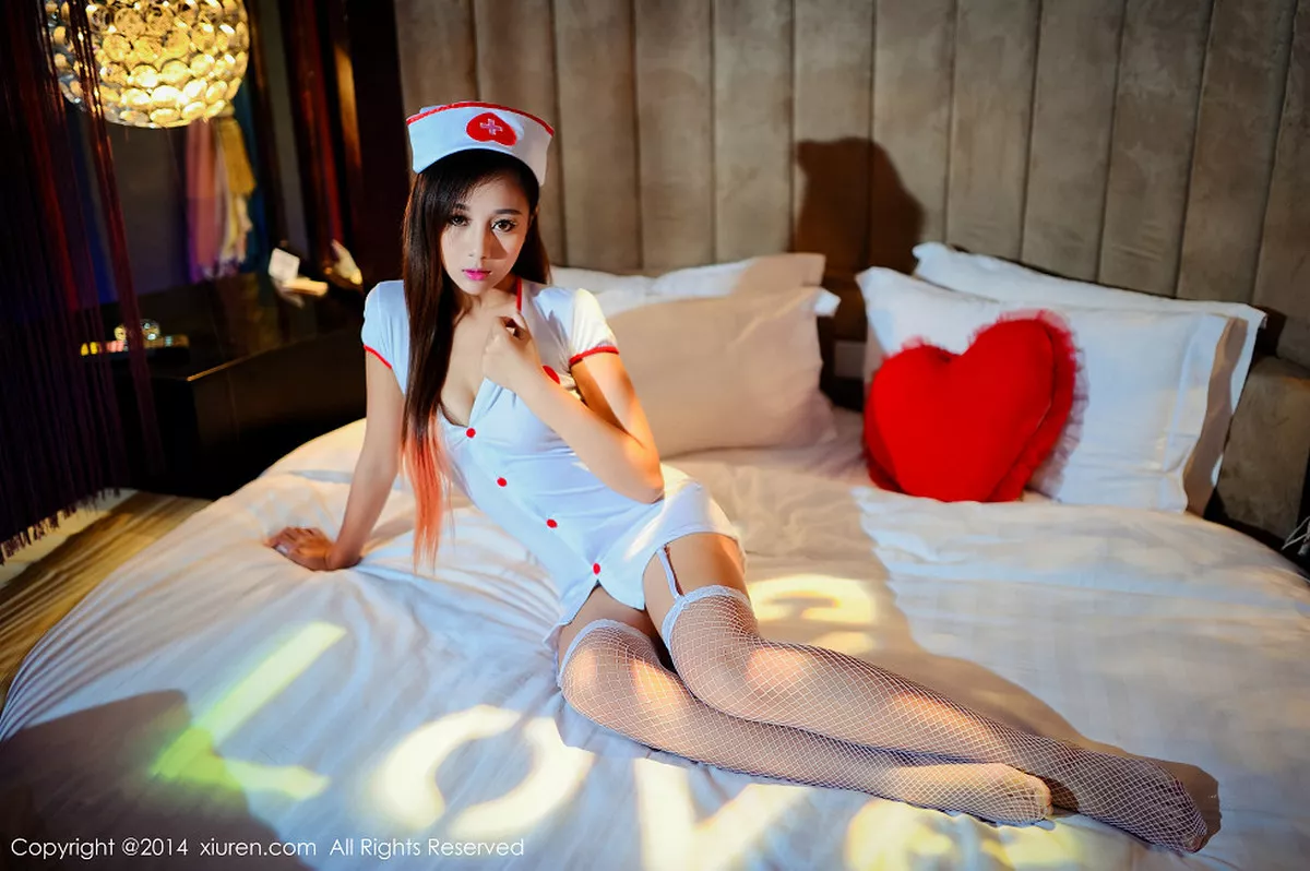 秀人集.com_[XiuRen秀人网]No.222_嫩模周美美rachel私房护士装丁字裤美臀诱惑写真64P