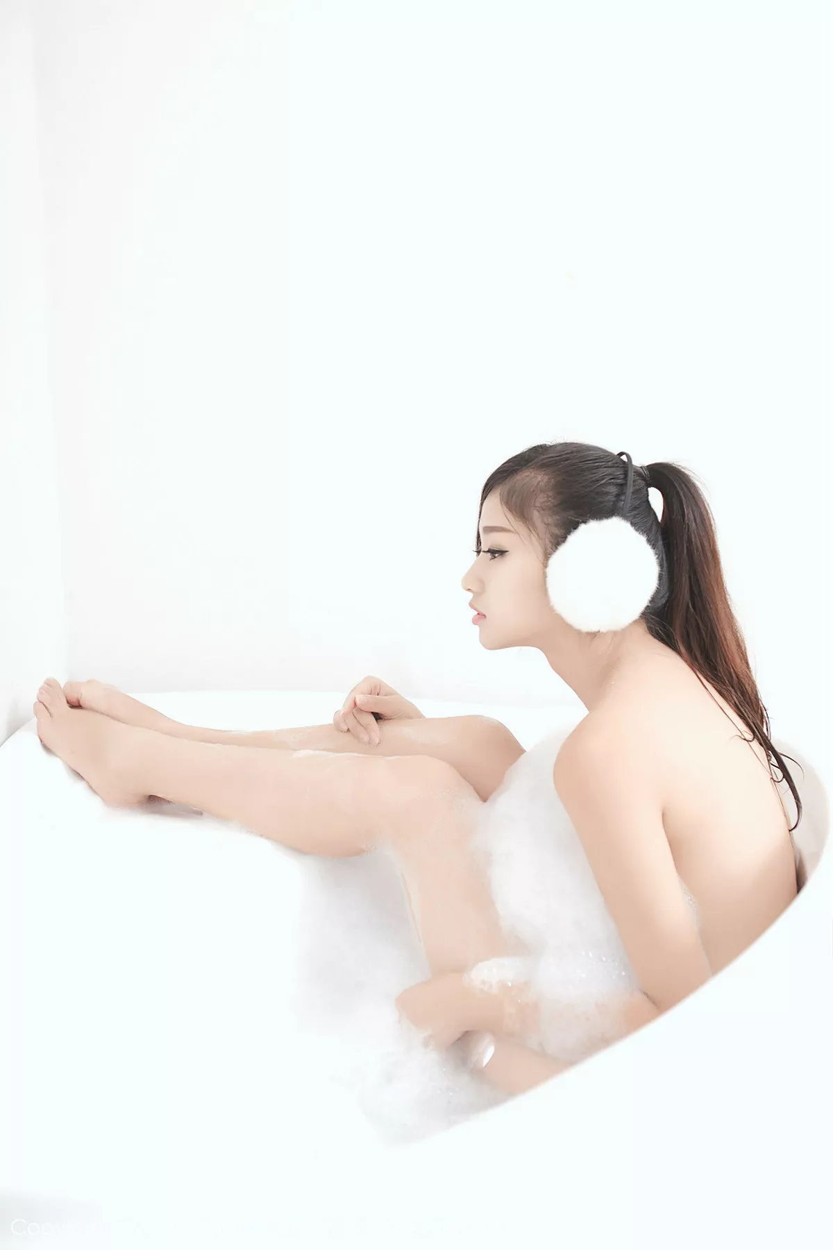 秀人集.com_[XiuRen秀人网]No.244_嫩模史雨姐姐户外红色内衣秀丰满美乳性感写真50P