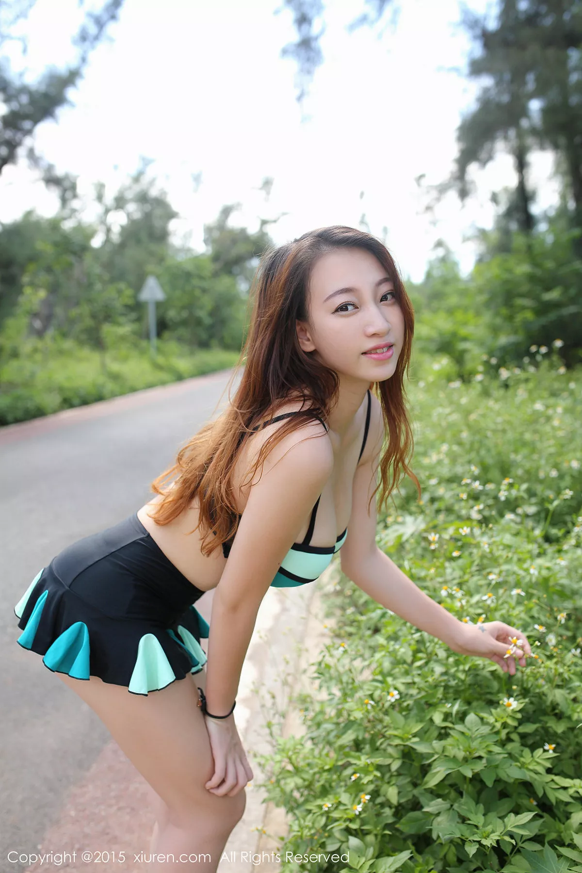 秀人集.com_[XiuRen秀人网]No.346_秀发嫩模丽莉Lily户外白色长裙性感内衣迷人美胸写真52P