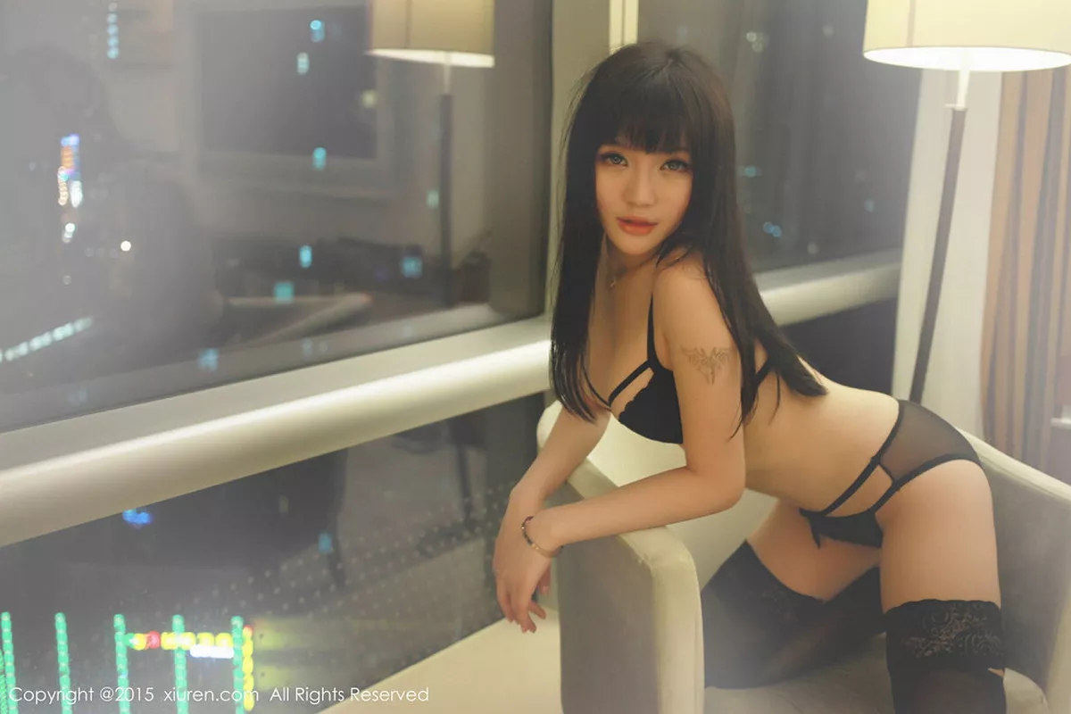 秀人集.com_[XiuRen秀人网]No.285_微博红人米妮大萌萌黑色情趣内衣撩人姿势诱惑写真30P