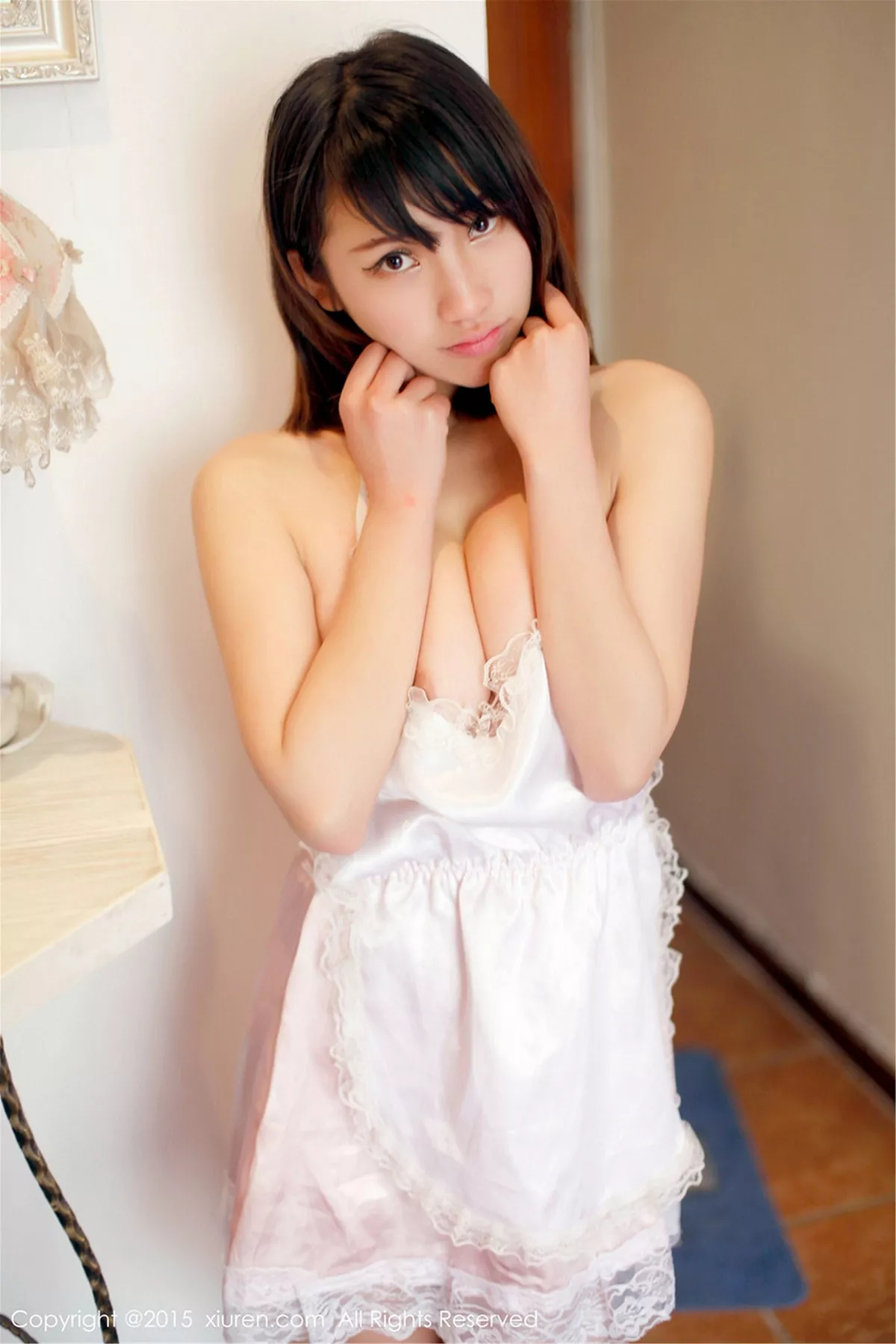 秀人集.com_[XiuRen秀人网]No.270_嫩模颜浅浅Cindy白色吊带睡裙真空露美乳撩人诱惑写真52P